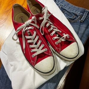 GUC ,  Men’s Converse low tops.